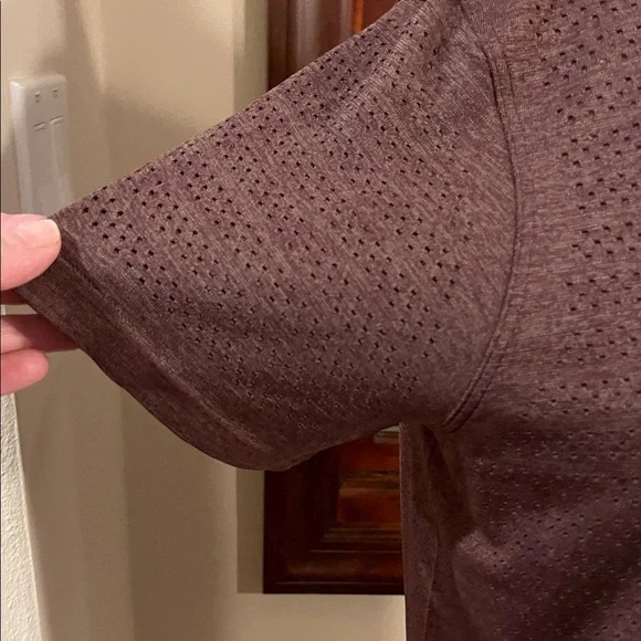 Brand new with tags lululemon athletica Maroon Short Sleeve Tee - Picture 3 of 9